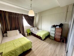Blk 336 Jurong East Avenue 1 (Jurong East), HDB Executive #457580681